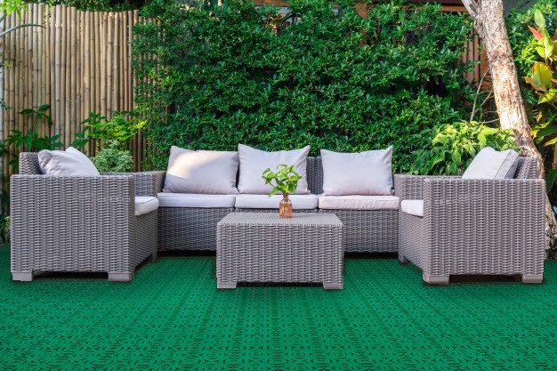 Outdoor plastic tile for year-round use